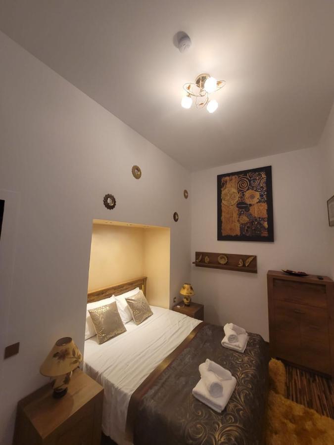 City Home Bucarest Esterno foto