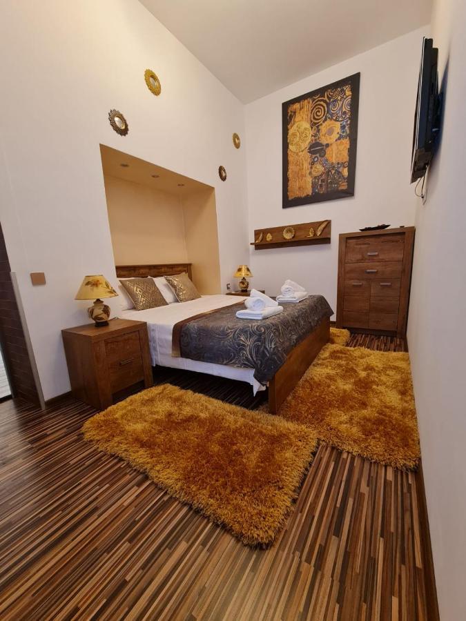 City Home Bucarest Esterno foto
